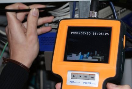 The PCE-VE 320 endoscope showing the inspection of the switch on the display. 