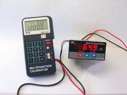 PCE-123 calibrator with an SLT digital indicator