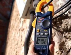 Use of the  PCE-DC4 Clamp meter.