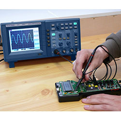 Measuring frequency with the Digital Oscilloscope PCE-UT 2082C