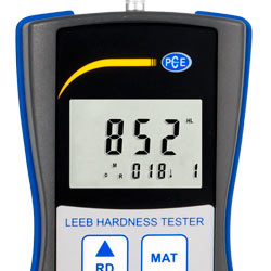 The hardness tester PCE-900 has a bright display due to the backlight-function.