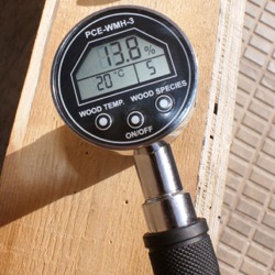 Use of the PCE-WHM3 humidity tester for wood.