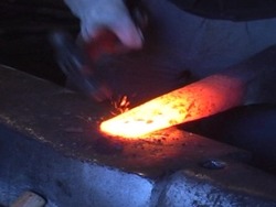 The PCE-889 infrared thermometer taking a measurement