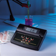pH Bench Meter series 209 of pH, conductibility and temperature.