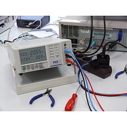 the PCE-PA 6000 power analyser with the PCE-PA-ADP current adaptor