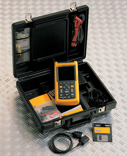 ScopeMeter® FLUKE 123 with equipment kit SCC120