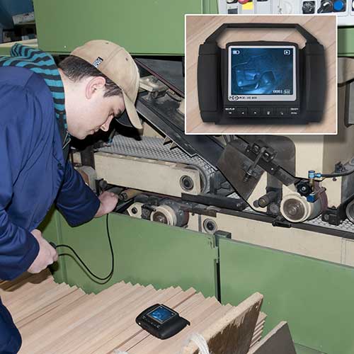 Wireless Video-Endoscope PCE-VE 400 in use