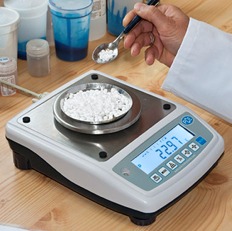 Precision Balances PCE-HB series measuring without wind protection.