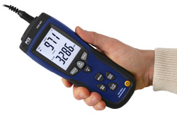PCE-423 anemometer has an ergonomic design to be used just with one hand. 