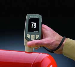 The Coating Thickness Gauge PT-FN-3 measuring thickness.