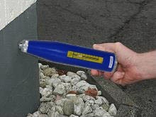 PCE-HT 225A / PCE-HT 75 hardness meter for concrete: measuring the hardness of a wall