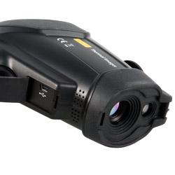 Above the trigger, you have the opportunity to read out the infrared camera via the USB-port.