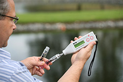 Photometer AQUA-CHECK application for garden ponts