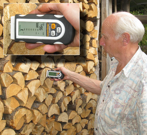 Using the Professional Moisture Meter DampMaster in pine wood