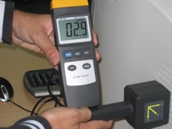 PCE-G28 radiation detector: measuring the electrical field of a computer