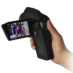 The Thermal Camera PCE-TC 9 can be operated with one hand.