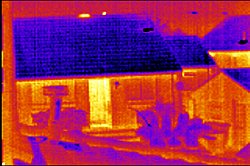 PCE-TC 6 thermal camera: thermal radiation of buildings