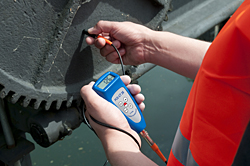 Use of the PCE-CT 26 Thickness Gauge measurement in one gear.