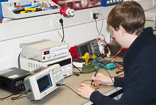 Using the two channel portable oscilloscope PCE-SDS 10xx series